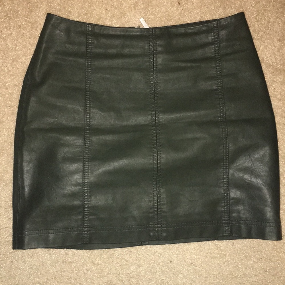 Free people Olive green leather skirt size 4